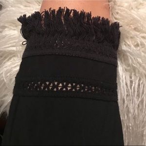 Lysse cropped black legging w frayed bottoms